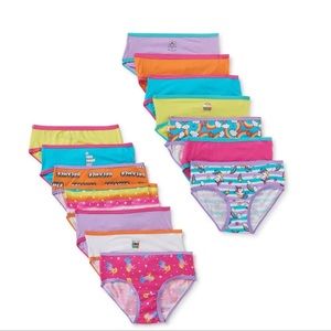 Brand new Girls Underwear 14 pack Hipsters Size 12,14,16,18